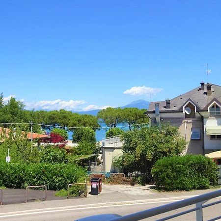 Holiday House Al Porto View Lake Пескьера-дель-Гарда Экстерьер фото