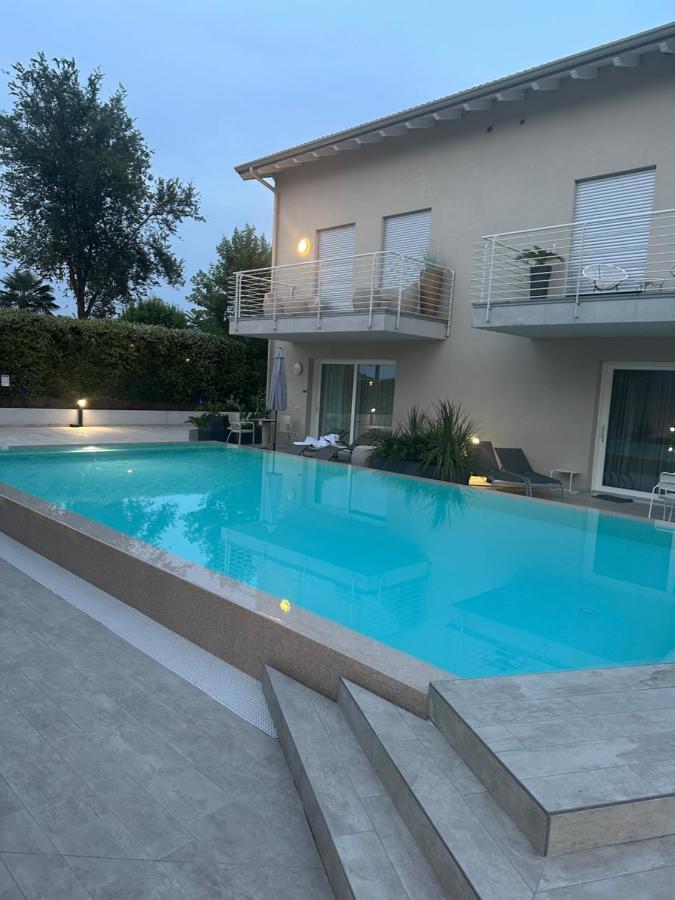 Holiday House Al Porto View Lake Пескьера-дель-Гарда Экстерьер фото